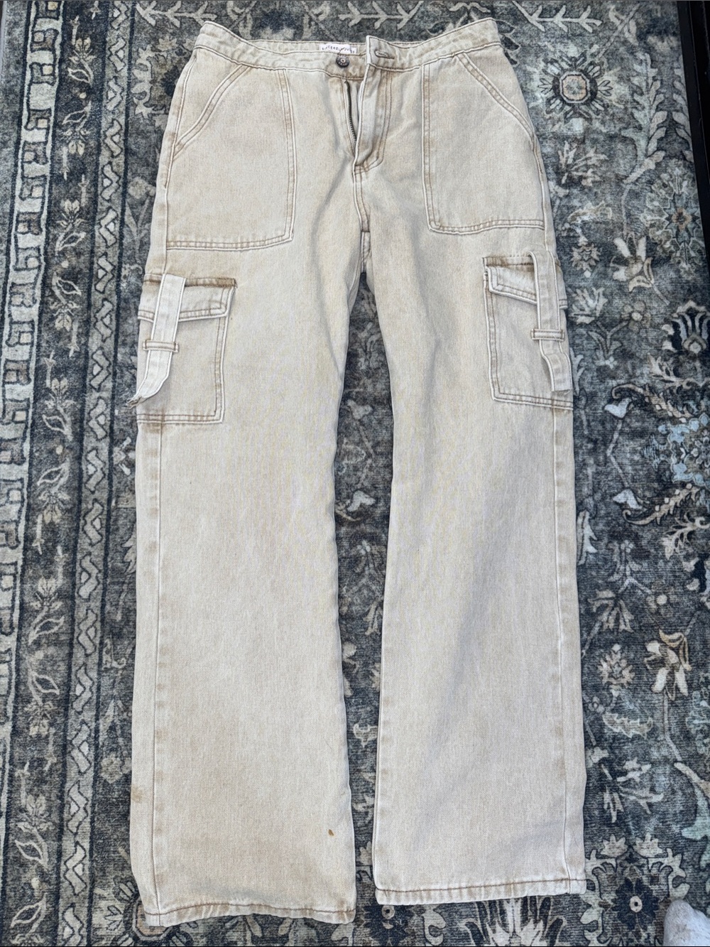 Womens Beige Cargo Jeans - Casual Utility Style